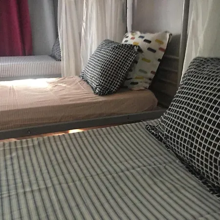 Homestay Just For Sleep: Evening With Host Check-in Bobigny